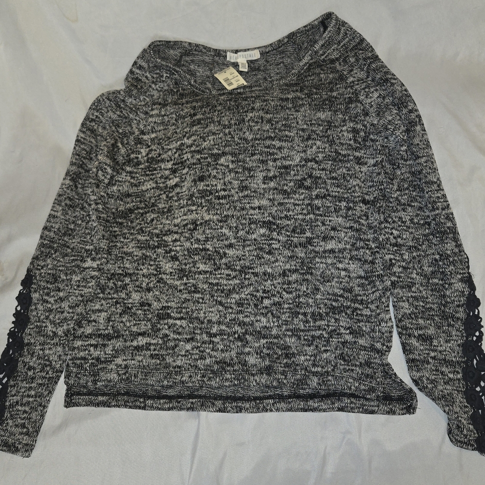 Aeropostale Women's Black and White Marled Crew Neck Long Lace Sleeve Sweater